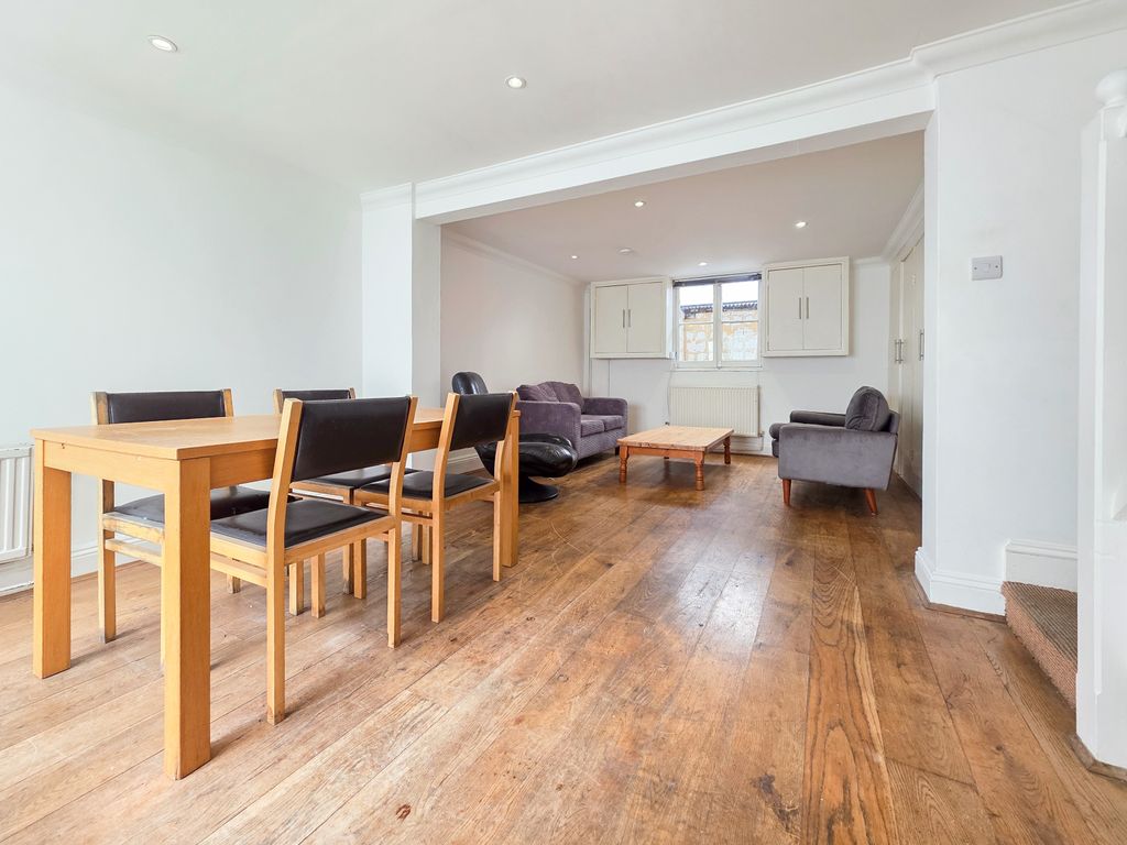Property photo 2 of 14 1000060844