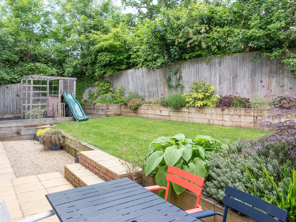 Property photo 3 of 29 2 Chandlers Mews-14.Jpg