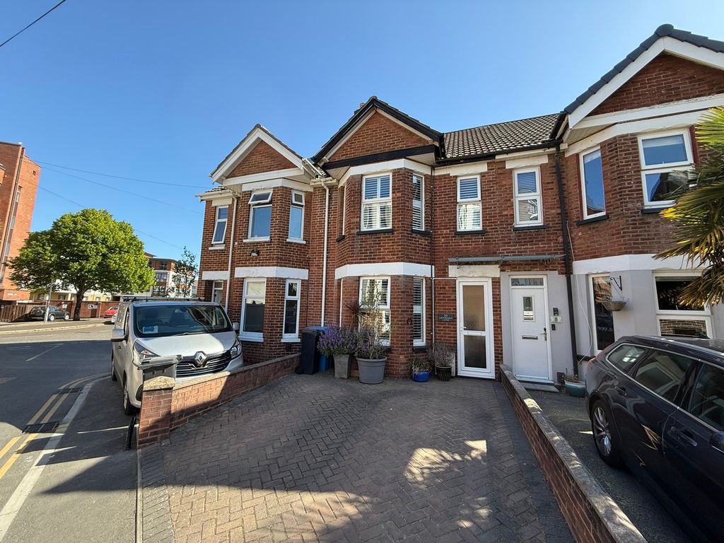 Property photo 1 of 26