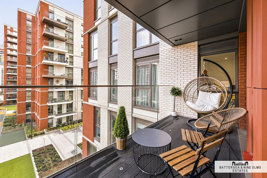 Property photo 2 of 19