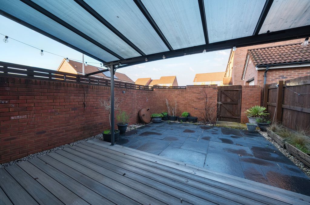 Property photo 2 of 23