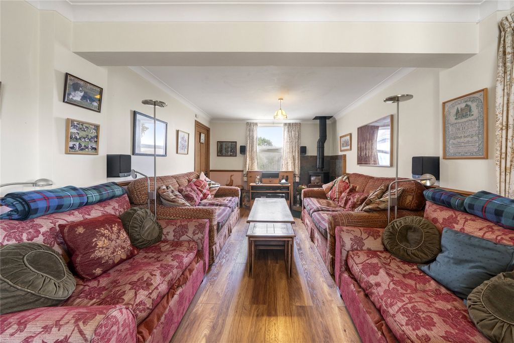 Property photo 2 of 18 Picture No. 17