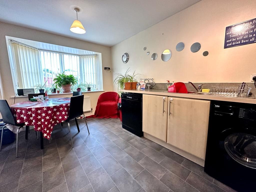 Property photo 3 of 12 Kitchen Diner.Jpg