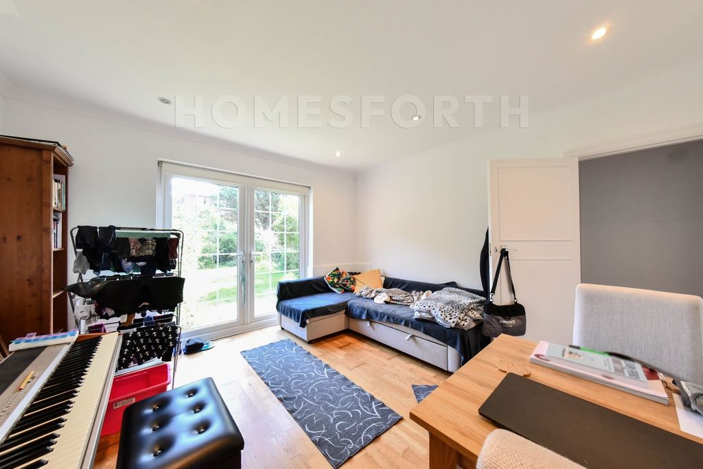 Property photo 1 of 19 Photo 14
