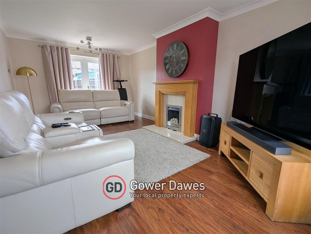 Property photo 2 of 14 Lounge