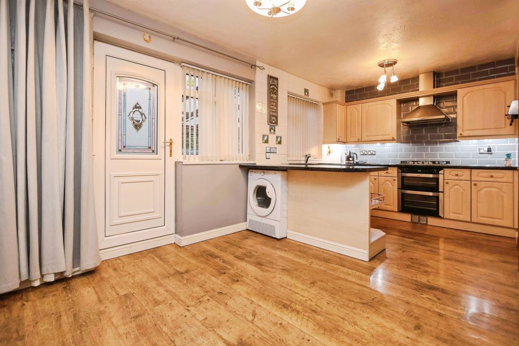 Property photo 2 of 17