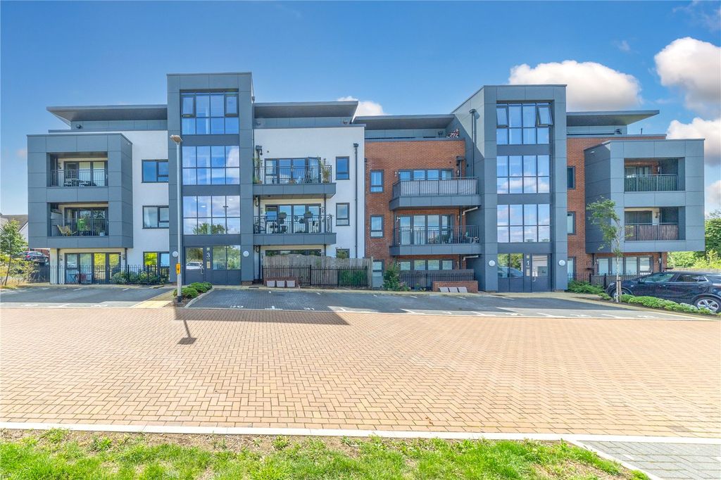 Property photo 1 of 13 Apartment Building