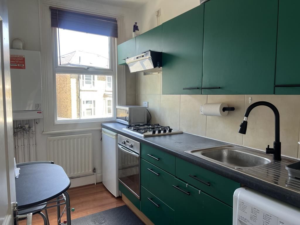 Property photo 2 of 7 Kitchen