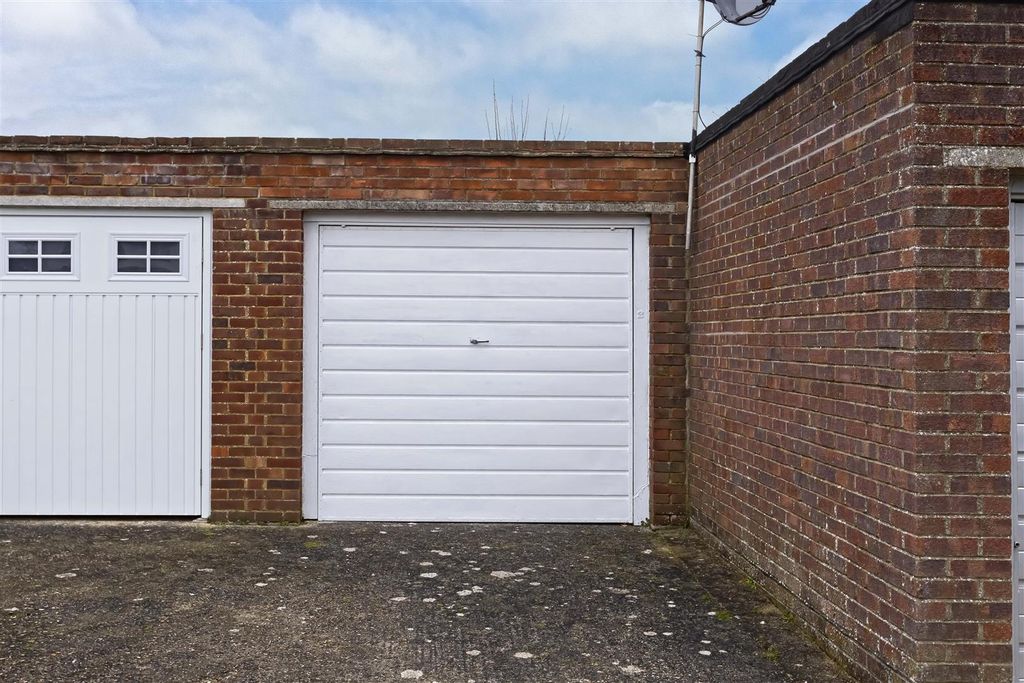 Property photo 3 of 18 For Sale By Aspire Residential - Sea Place