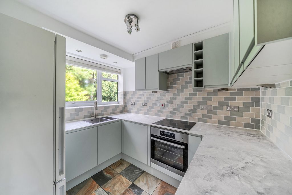 Property photo 2 of 16 Kitchen