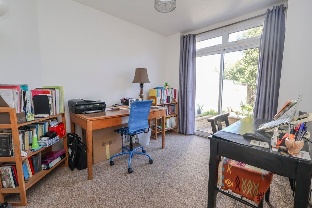 Property photo 3 of 12