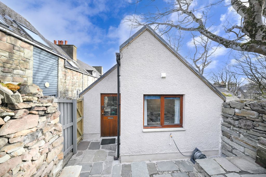 Property photo 2 of 29