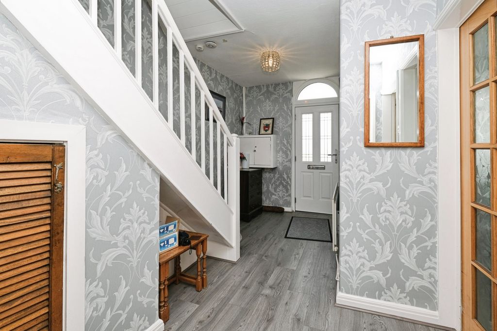 Property photo 2 of 16 Photo