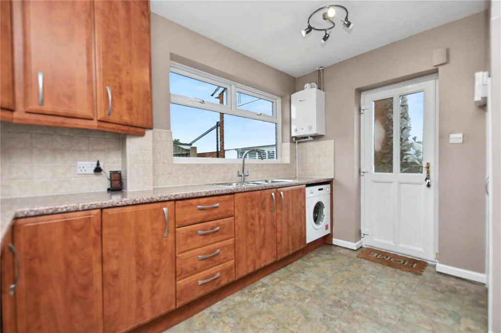 Property photo 3 of 19 Picture No. 29