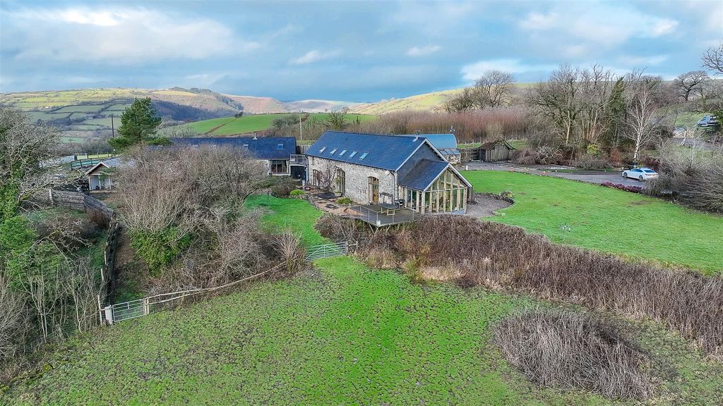 Property photo 3 of 83 117.Jpg