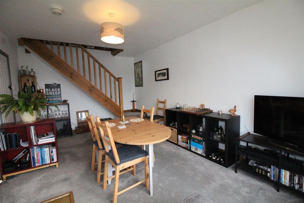 Property photo 2 of 17 Img_2334.Jpg