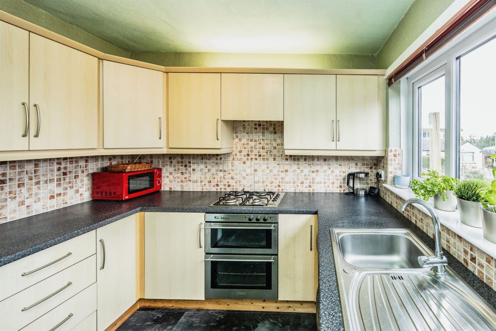 Property photo 3 of 17