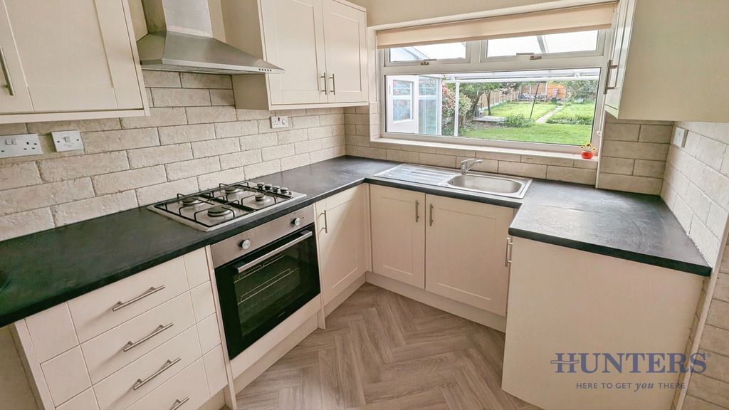 Property photo 3 of 10 Pbox-Img.Jpg