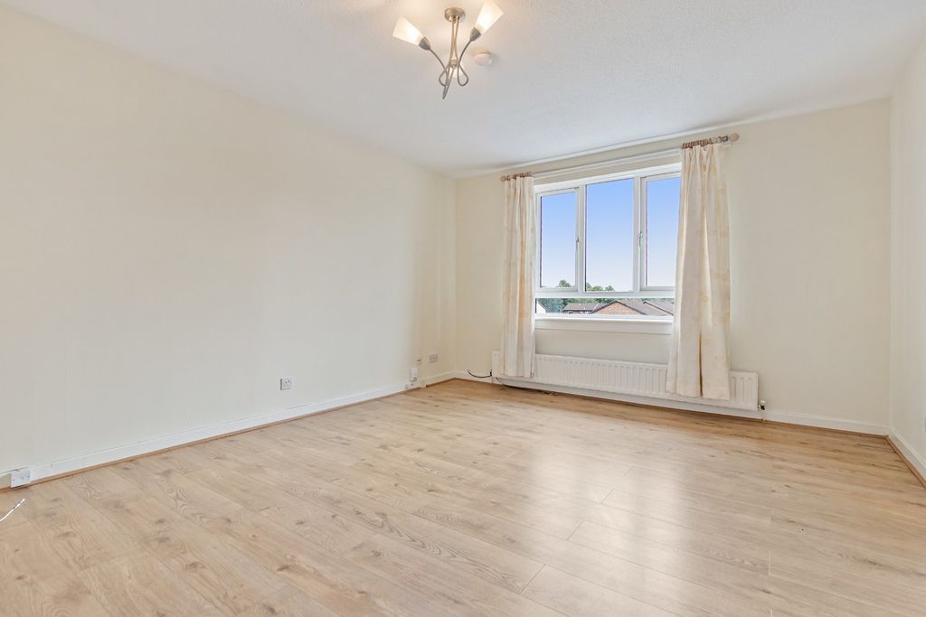 Property photo 3 of 18 Picture No. 08