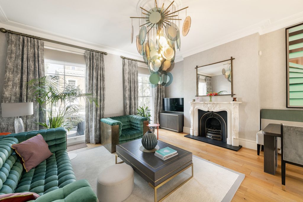 Property photo 2 of 11