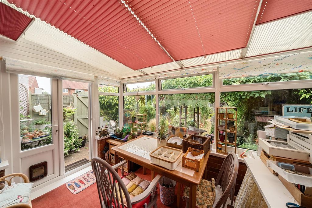 Property photo 3 of 15 Conservatory