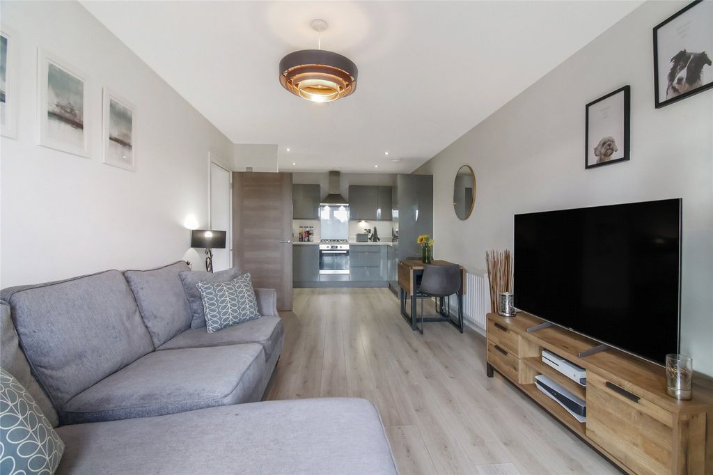 Property photo 2 of 22 Picture No. 11