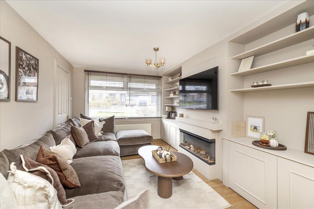 Property photo 2 of 37