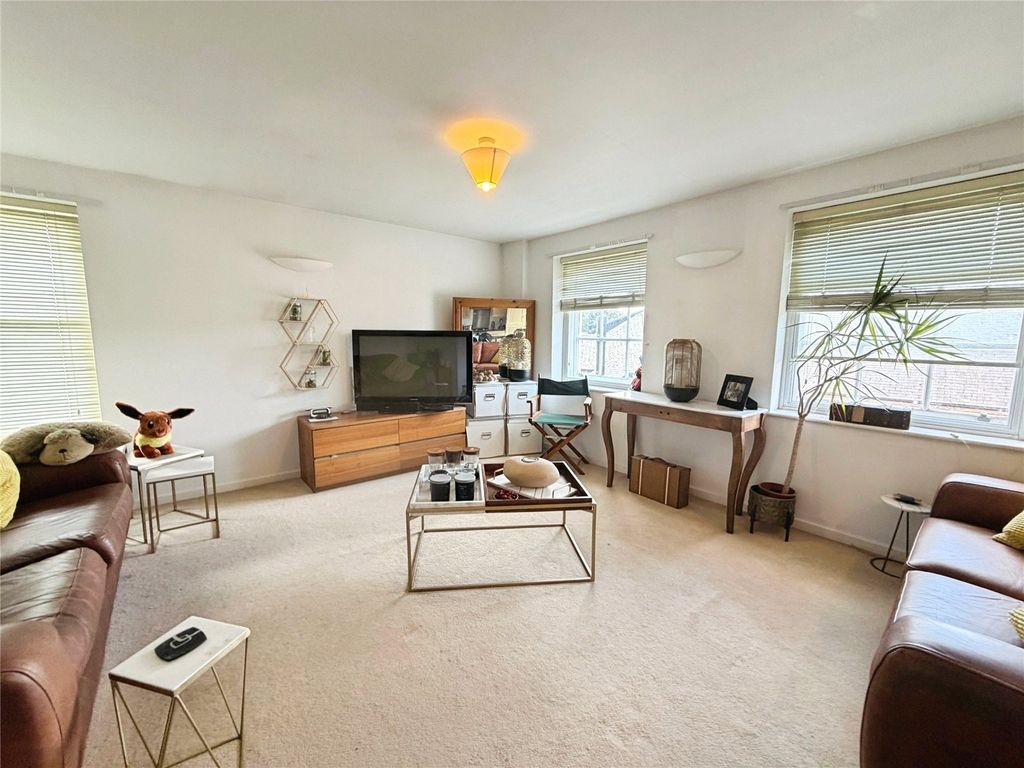 Property photo 2 of 13 Picture No. 04