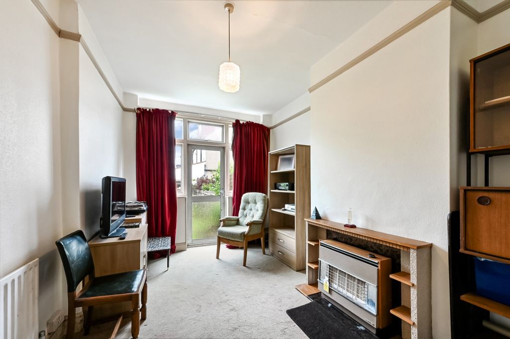 Property photo 3 of 19 Picture No. 12
