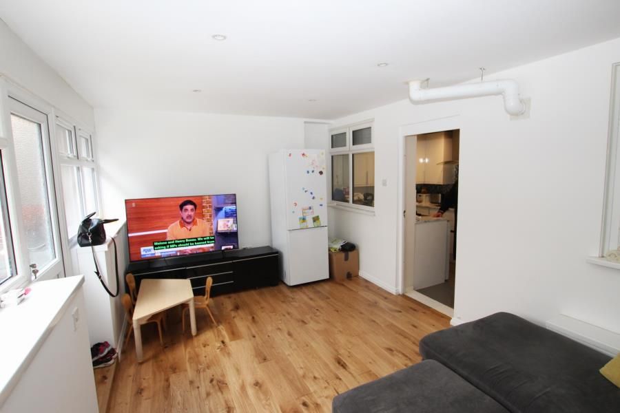 Property photo 3 of 9