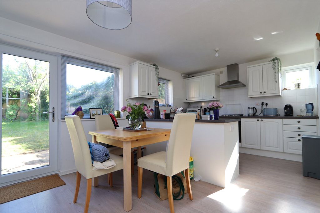 Property photo 2 of 15 Picture No. 13