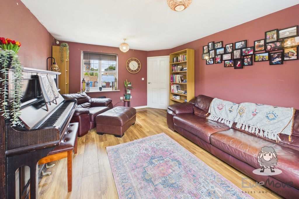 Property photo 3 of 16 17