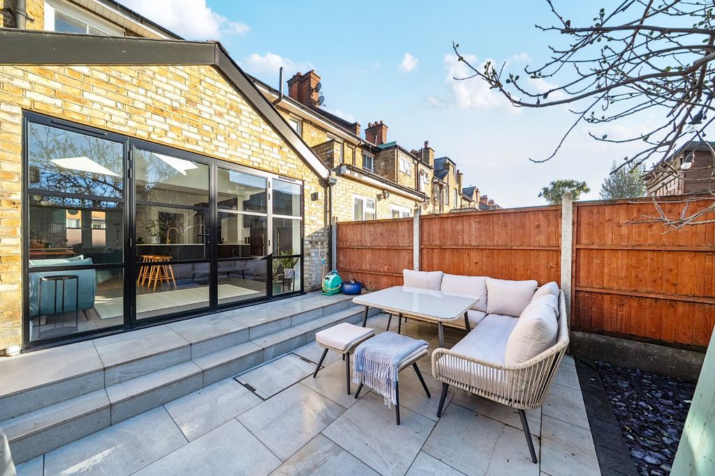 Property photo 2 of 14 Picture No. 30