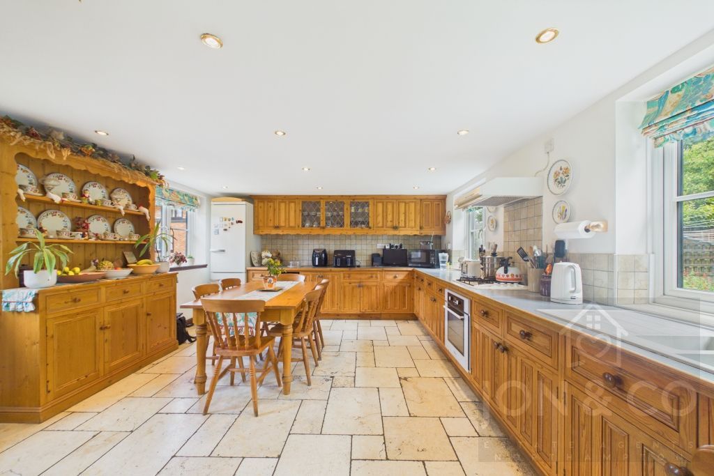 Property photo 2 of 22