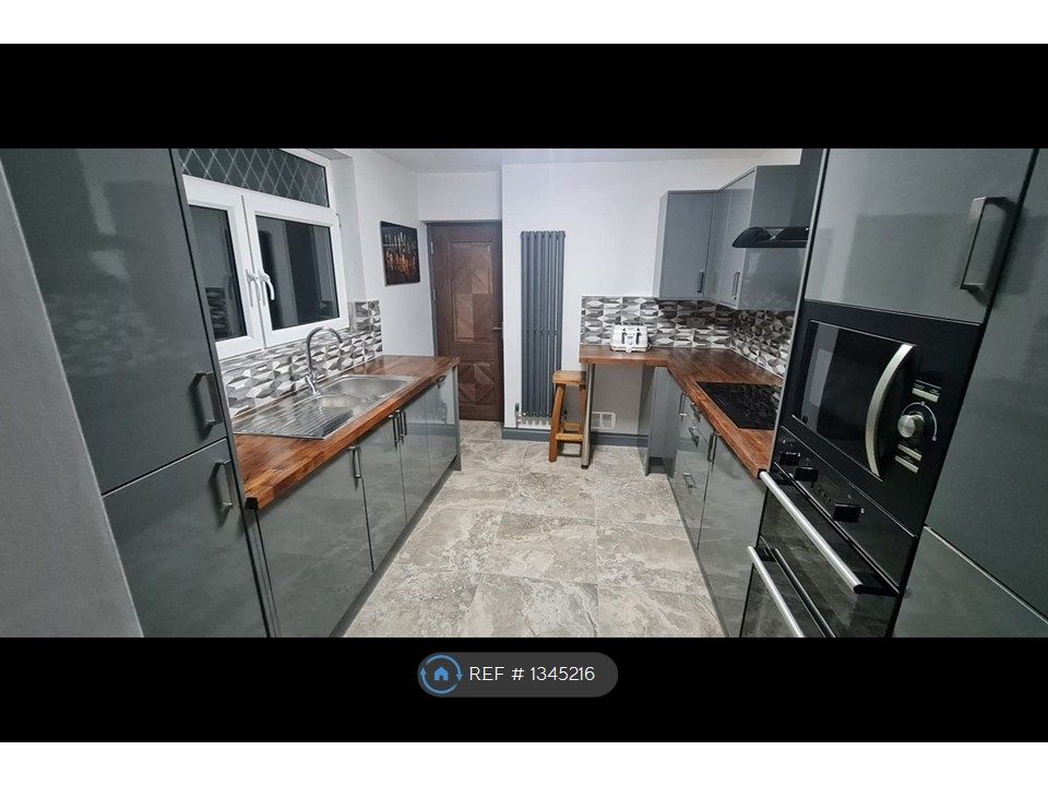 Property photo 2 of 27