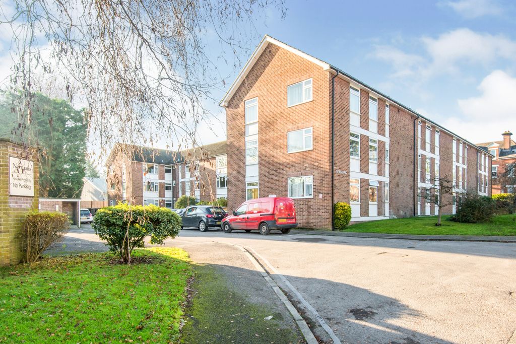 Property photo 1 of 8 7De3F46c-123A-400E-8