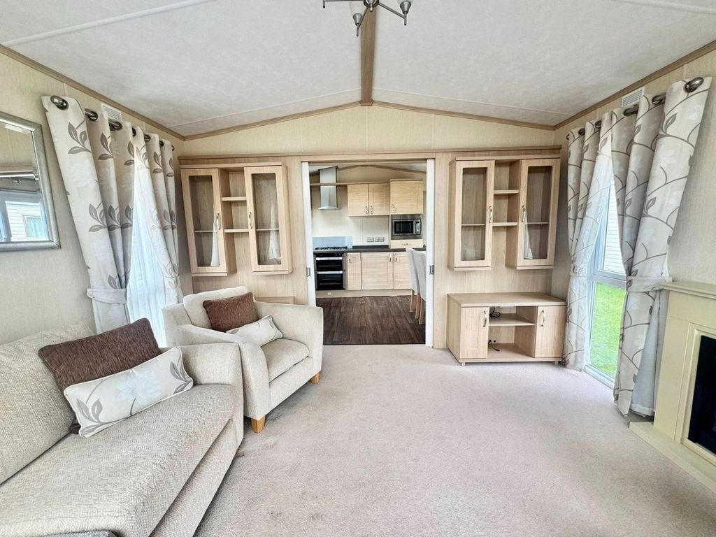 Property photo 1 of 7 - Pemberton Brompton For Sale