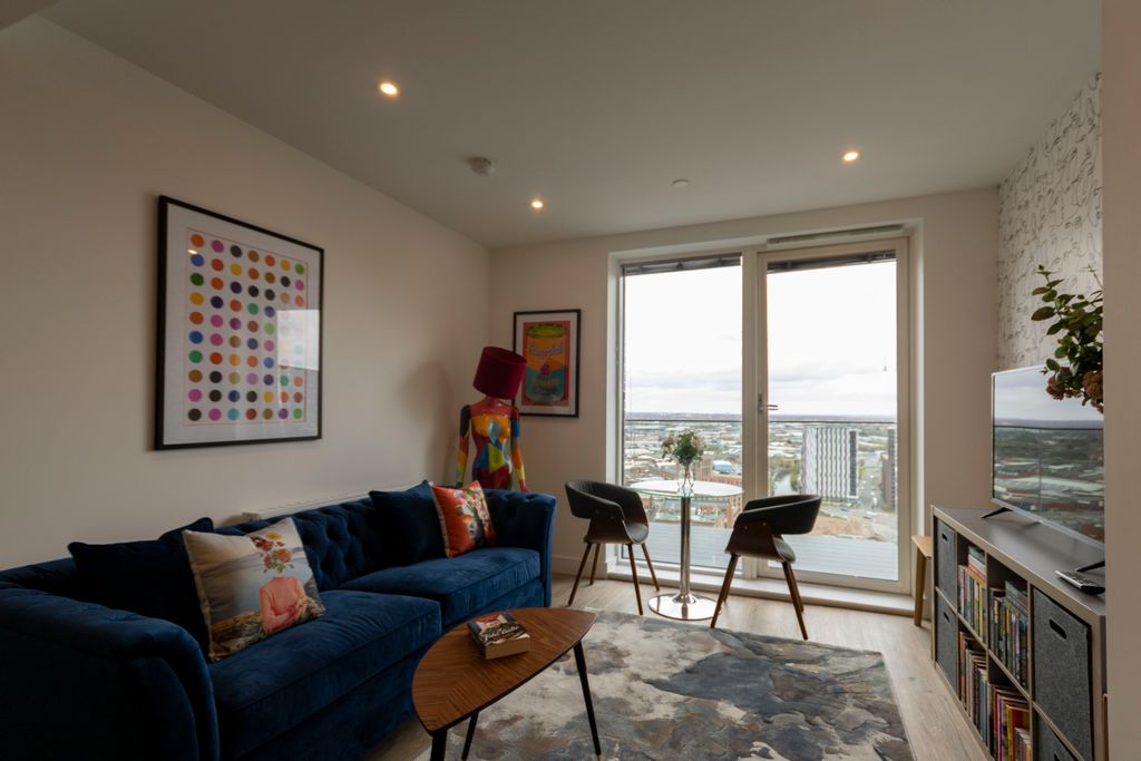 Property photo 2 of 24