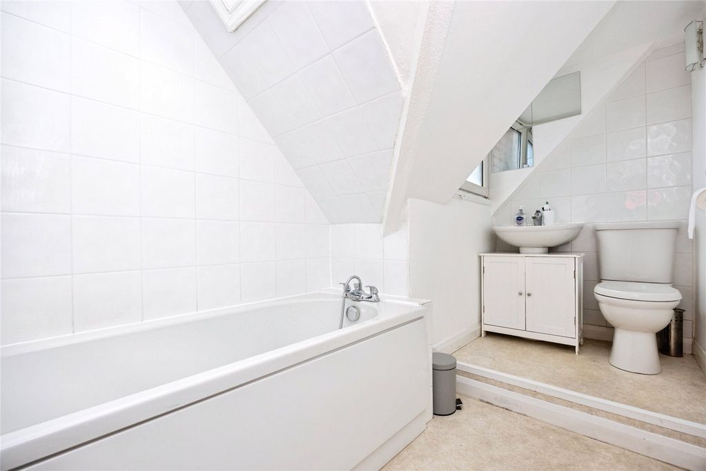 Property photo 3 of 17 Picture No. 16