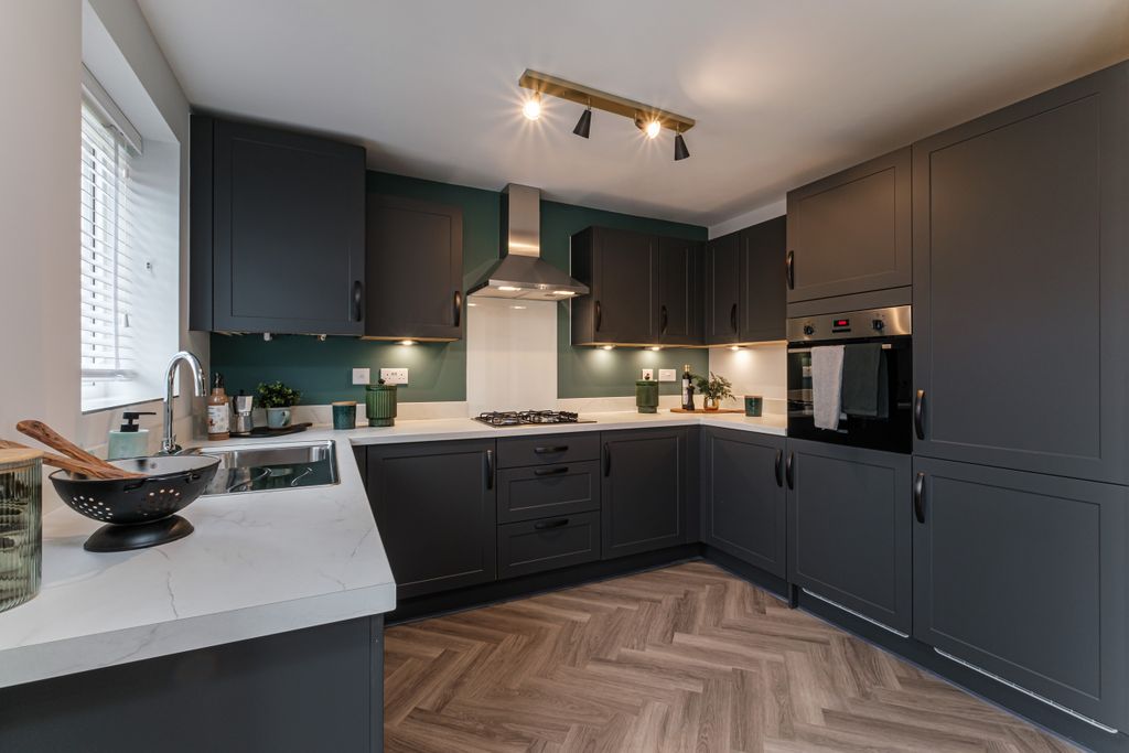 Property photo 2 of 8 Kennett Kitchen