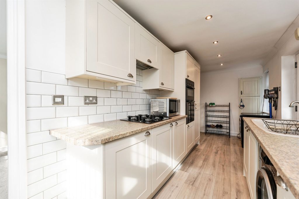 Property photo 2 of 16