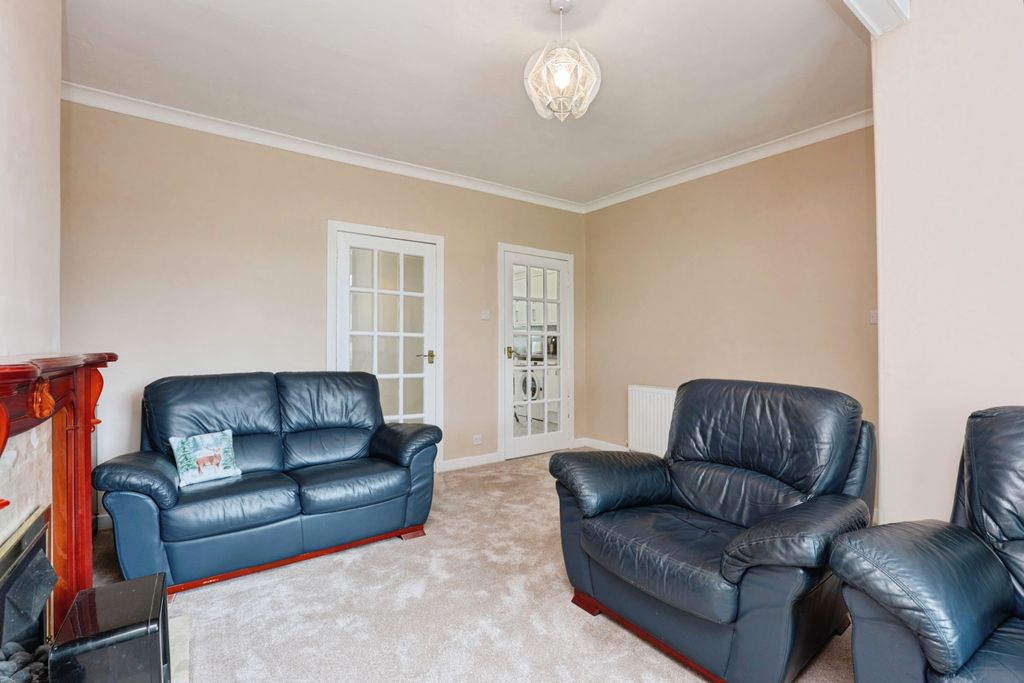 Property photo 3 of 15 Living Room