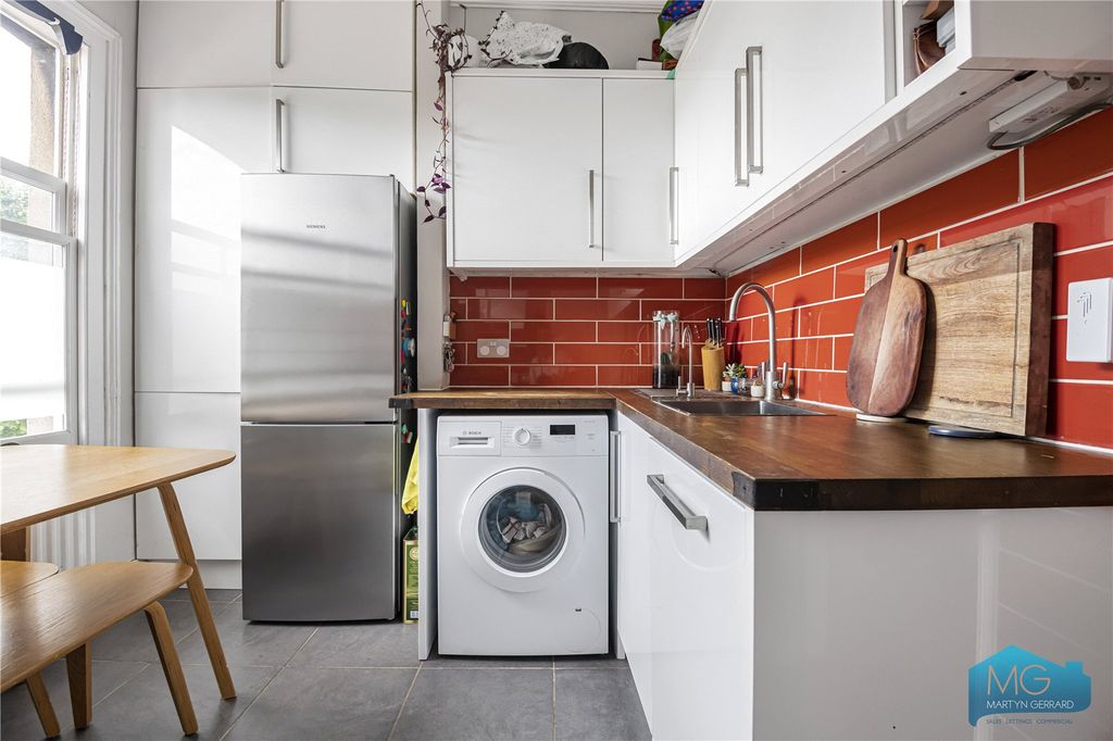 Property photo 2 of 15 Picture No. 10