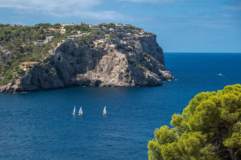 Property photo 1 of 27