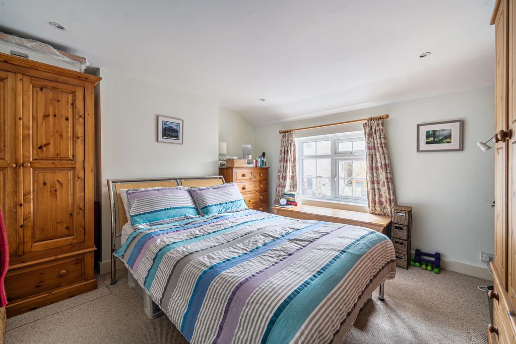 Additional image 8 of 3 bed terraced house for saleNew Road, Weybridge KT13