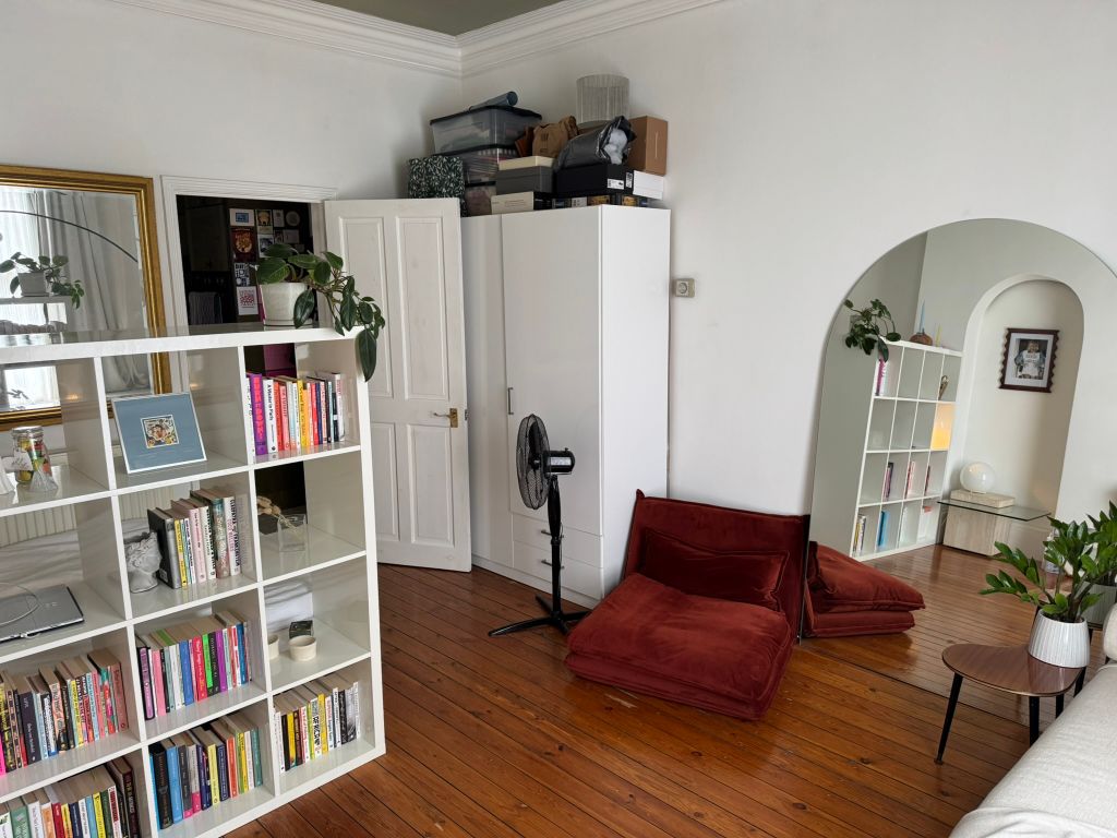 Property photo 2 of 7 Main Room 1