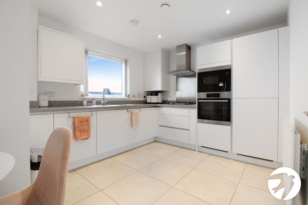 Property photo 3 of 9 Picture No. 07