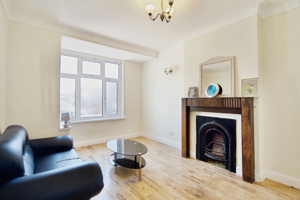 Property photo 2 of 15 Pbox-Img.Jpg