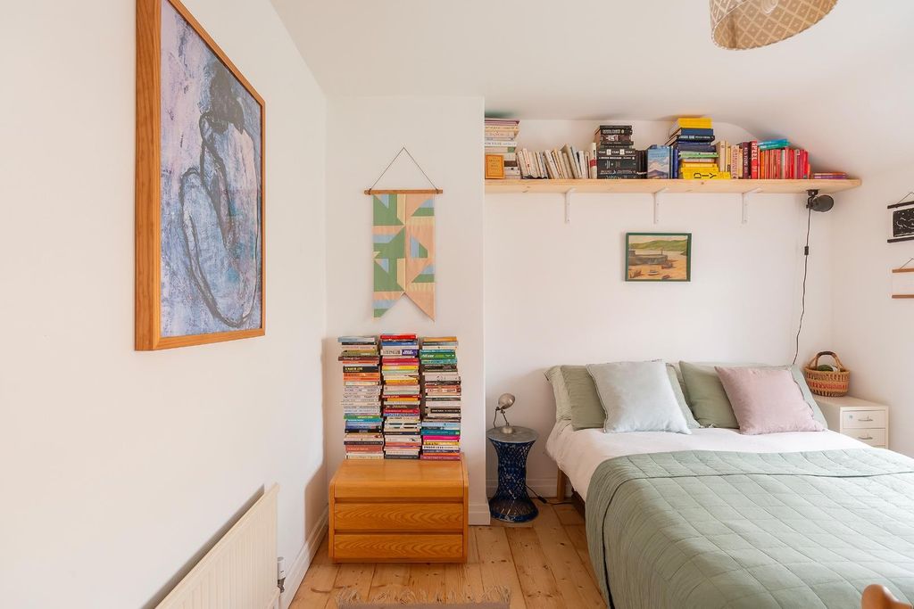 Property photo 3 of 40 1F9Ran - Bedroom D.Jpg