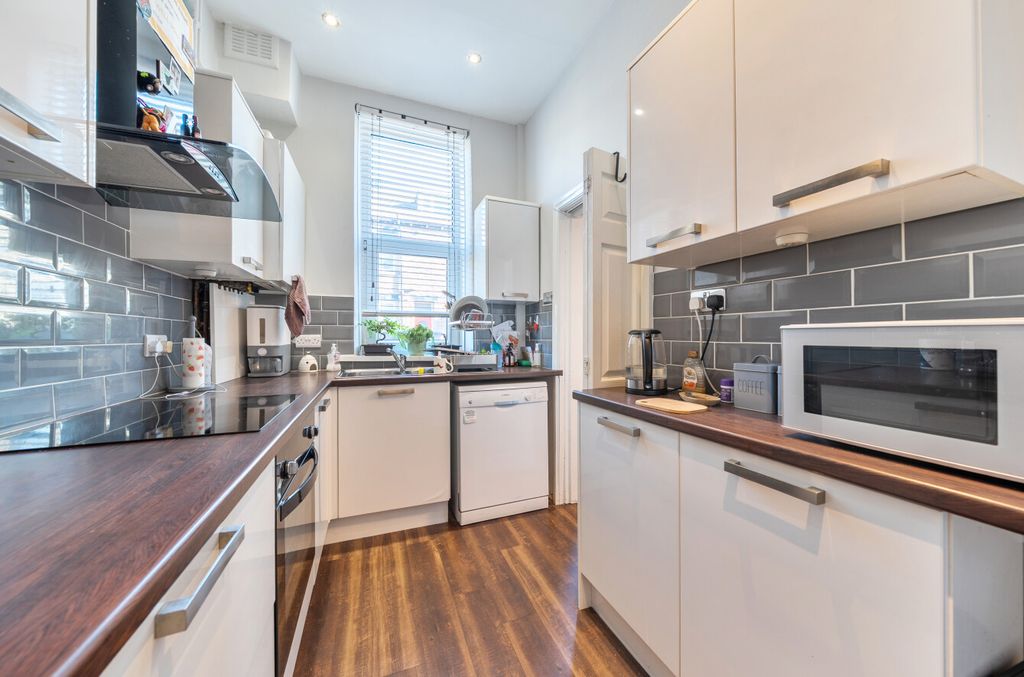 Property photo 2 of 13 1449020-3-69Eb92d...